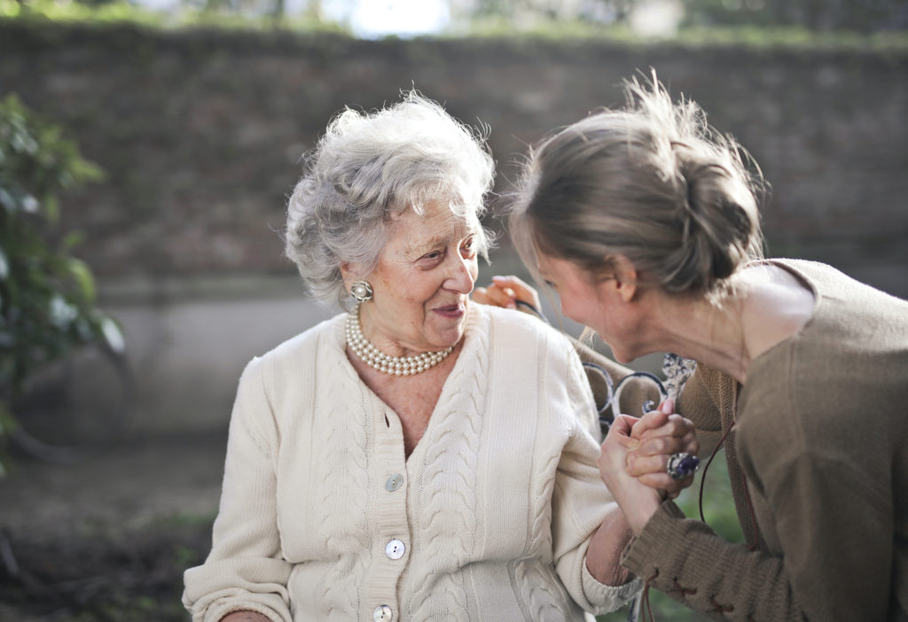 6 consejos para cuidar a los adultos mayores a nivel emocional